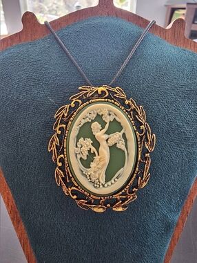 Vintage Cameo Brooch/pendant